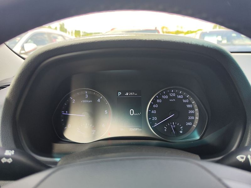 Hyundai i30 1.6 CRDi/100kW Style DCT - fotka 16 z 34