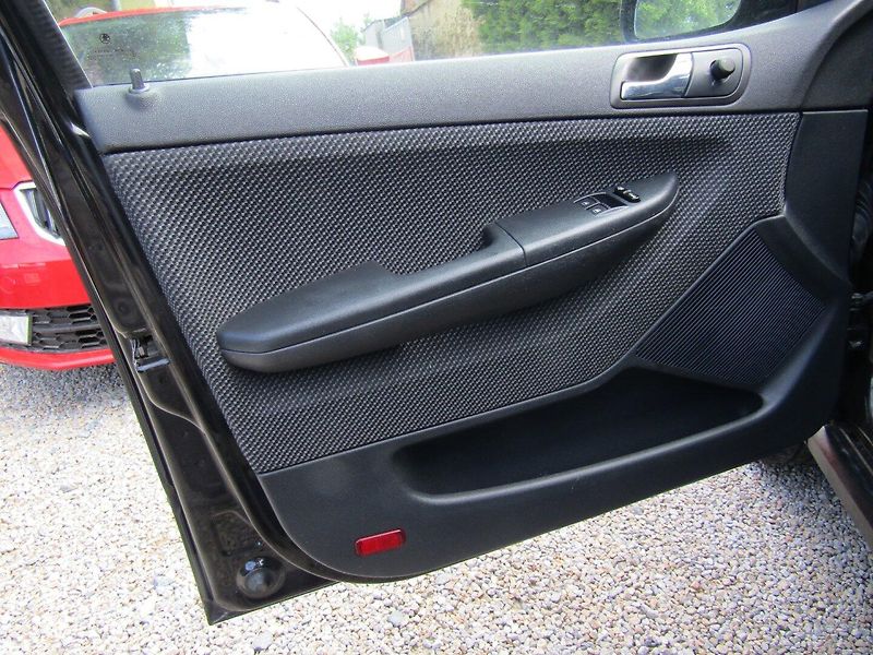 Škoda Fabia (2008) 1.2 47kW BEZ KOROZE - fotka 17 z 32