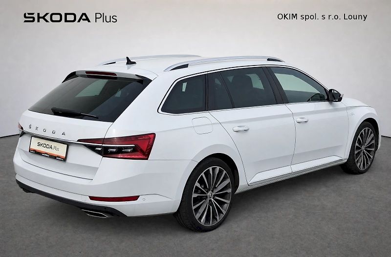 Škoda Superb (2023) Combi L&K 2,0 Tsi 206 Kw 4x4 D - fotka 2 z 43