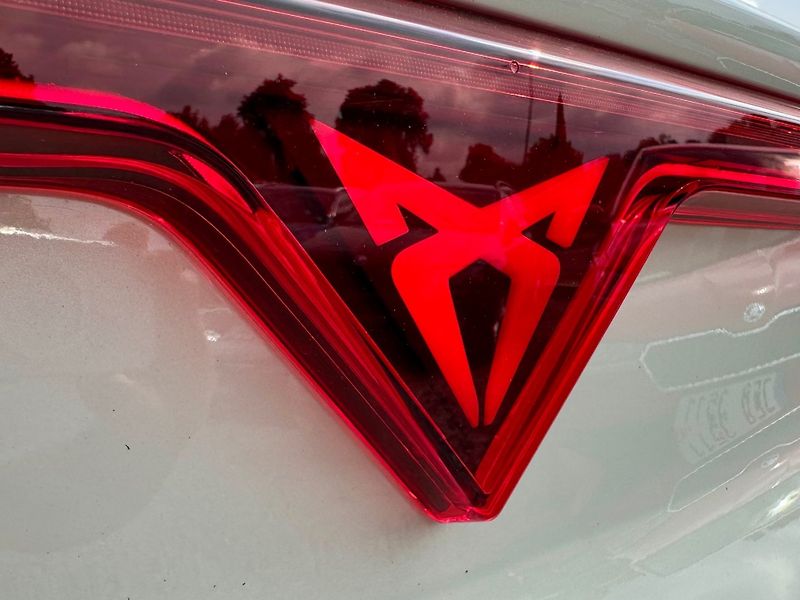 Cupra Leon (2025) VZ 2.0TSI 245kW EXTREME - fotka 13 z 38