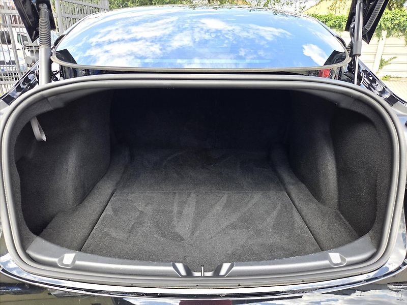 Tesla Model 3 Performance 393kW ČR 1.maj  Pe - fotka 11 z 19