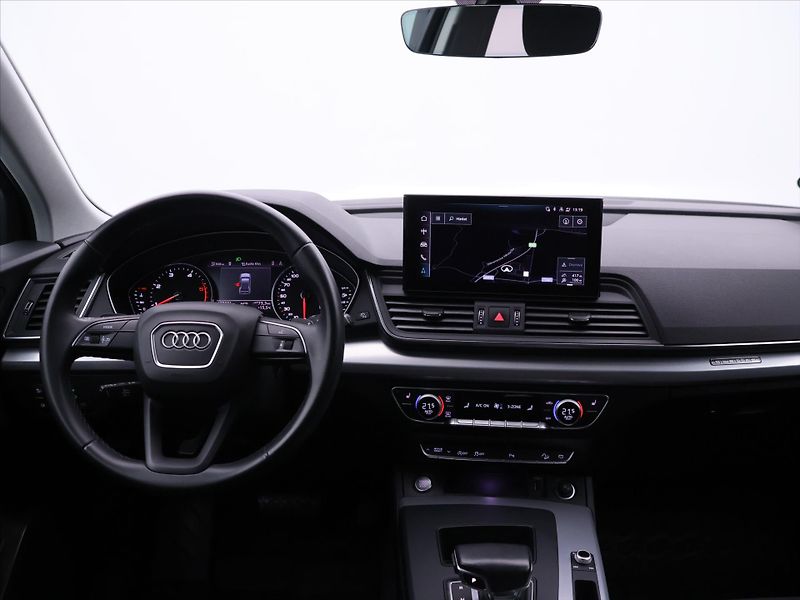 Audi Q5 2,0 TDI quattro S tronic Advan - fotka 22 z 29