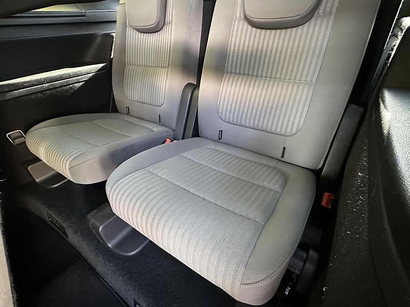 Seat Alhambra (2014) 2.0TDI/103kW * 7.Míst * 2.Maj  - fotka 26 z 35