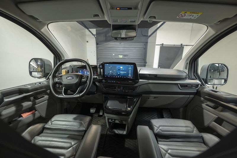 Ford Tourneo Custom 2.0 EcoBlue 125 kW 4x4 - fotka 15 z 53