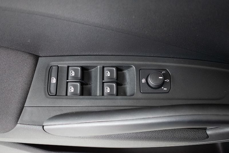 Škoda Fabia 1.0 TSI DSG*130 EDITION*ZÁRUKA - fotka 14 z 35