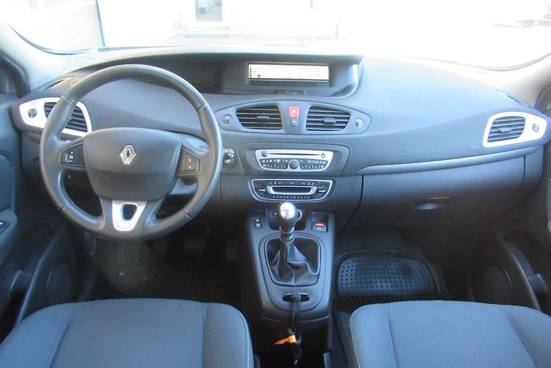 Renault Scénic 1.5 DCi AUT. KLIMA TAŽNÉ - fotka 9 z 20