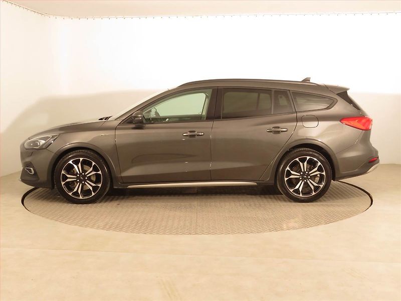 Ford Focus (2019) Active 2.0 EcoBlue, Automat - fotka 3 z 18