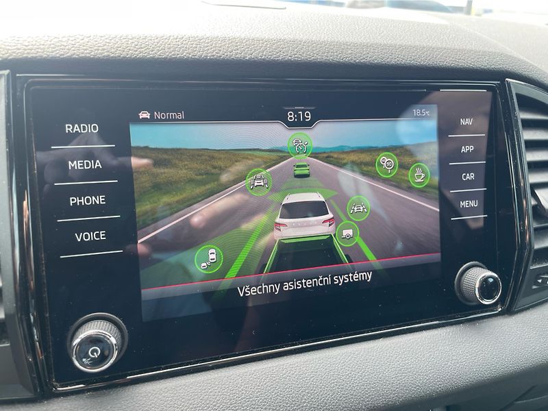 Škoda Karoq 2.0 TDi Sportline - fotka 17 z 30
