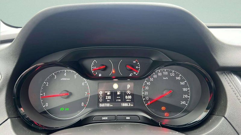 Opel Grandland X 1.2T (96kW) AT8/5857 - fotka 17 z 31