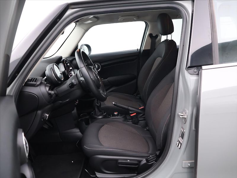 Mini Cooper 1,5 100kW LED CZ 1.Maj. DPH - fotka 11 z 32