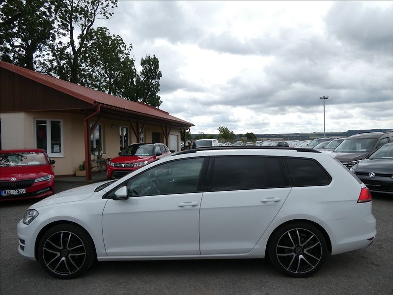 Volkswagen Golf 1,2 TSi 81kW 2x kola, serviska - fotka 6 z 54