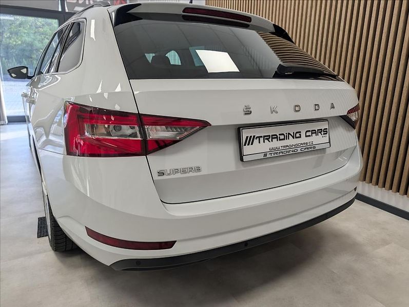 Škoda Superb 2.0 TDI STYLE - fotka 7 z 30