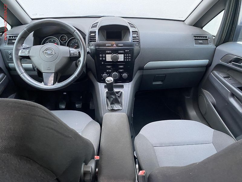 Opel Zafira (2010) 1.7 CDTi, ČR, AC, tažné - fotka 8 z 18