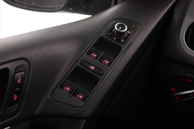 Volkswagen Tiguan (2012) 2.0 TDI, Tempomat - fotka 14 z 16