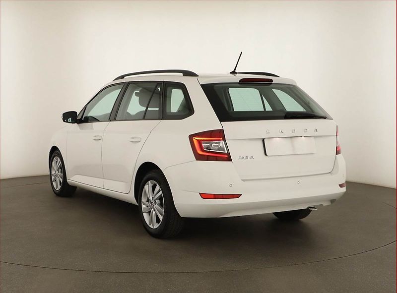 Škoda Fabia (2021) Style 1.0 TSI, ČR,1.maj - fotka 4 z 13