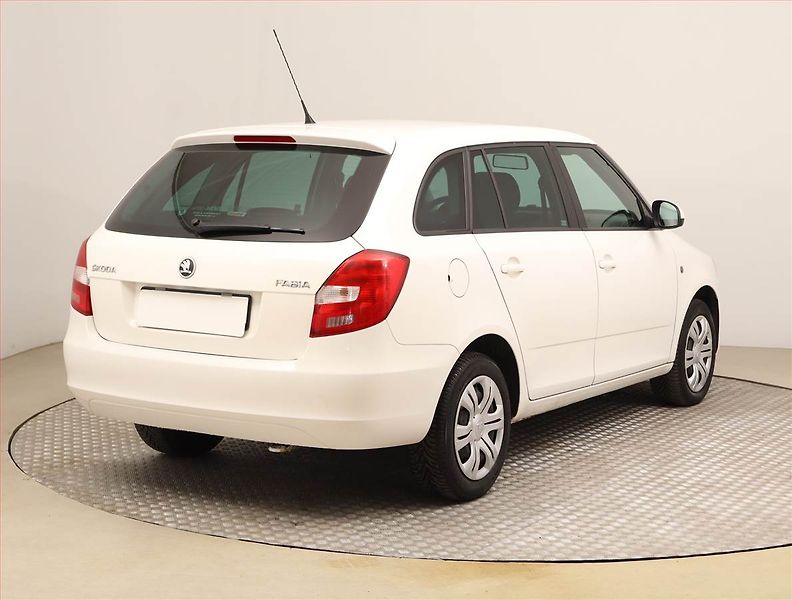 Škoda Fabia (2014) Ambition 1.6 TDI - fotka 5 z 17