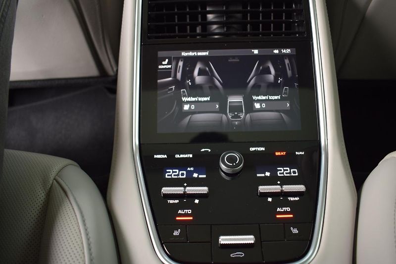Porsche Panamera (2017) Turbo/CZ/Záruka/Bose/Carbon - fotka 46 z 66