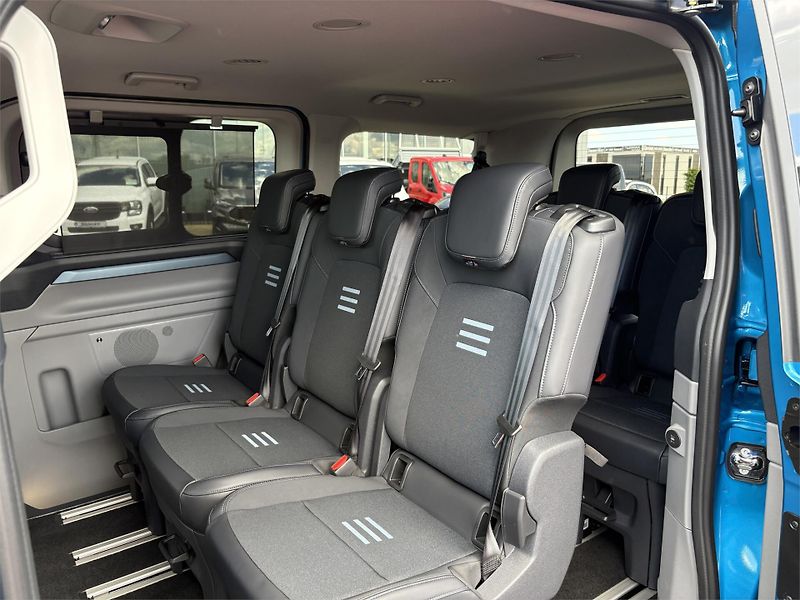 Ford Tourneo Custom (2026) Active L1, Tourneo, 2.0 EcoBlu - fotka 13 z 19
