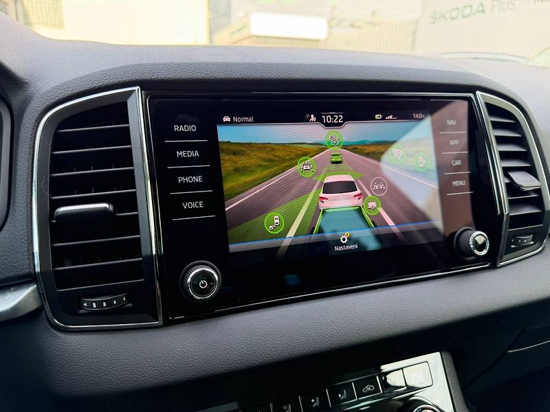 Škoda Karoq Style Plus 1,5 TSI 110kW 7° DS - fotka 15 z 38
