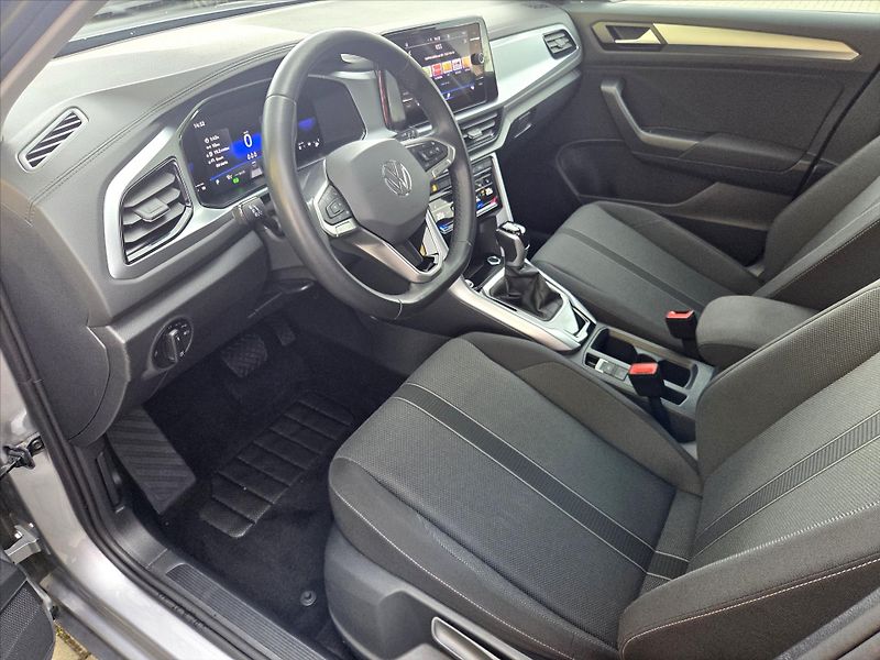 Volkswagen T-Roc 1,5 TSi 110kW DSG Life Tov.zár - fotka 9 z 22