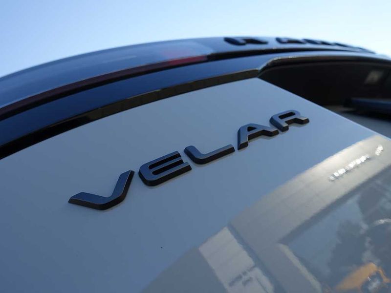 Land Rover Range Rover Velar 3,0  Dynamic SE D300 - fotka 36 z 38