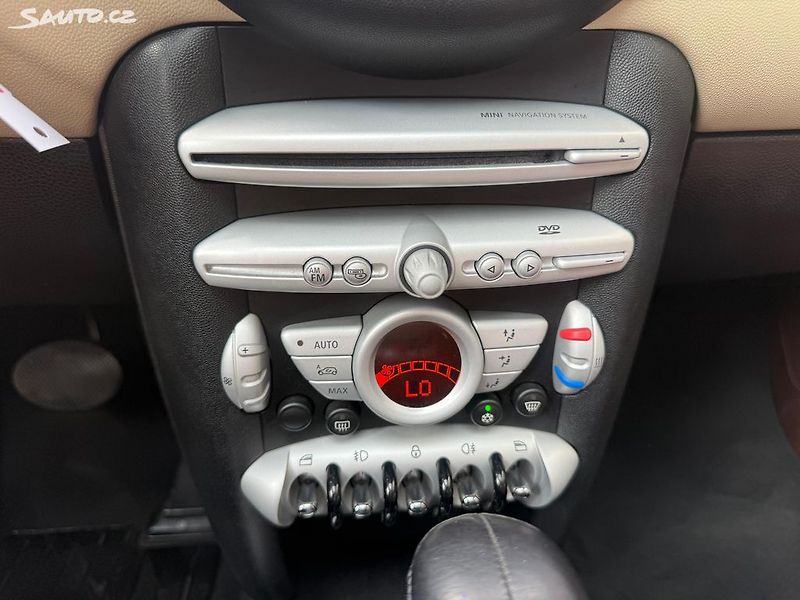 Mini Clubman (2008) 1.6D, 80kw Automat - fotka 18 z 22