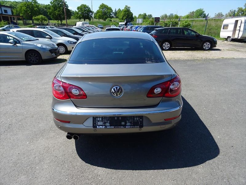 Volkswagen Passat CC 2,0 TDi 100 kW - fotka 9 z 26