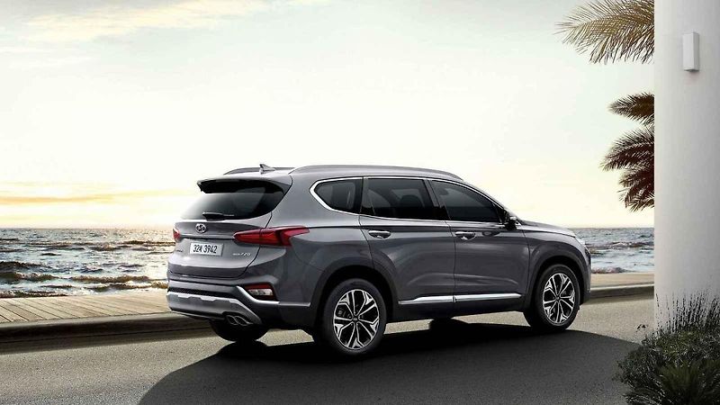 Hyundai Santa Fe.