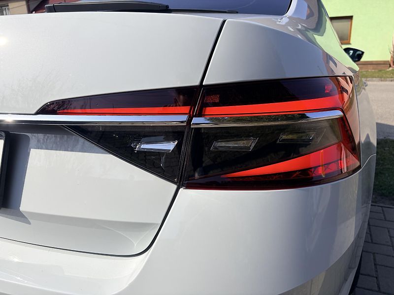 Škoda Superb 2.0TDI DSG MATRIX CANTON - fotka 9 z 59
