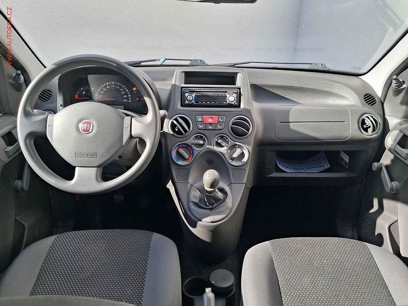 Fiat Panda (2009) 1.1i, ČR - fotka 8 z 12