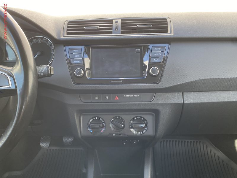 Škoda Fabia (2020) 1.0 TSi, 2.maj,ČR, Ambition - fotka 12 z 16