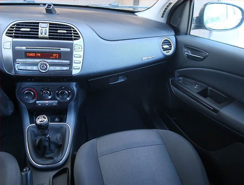 Fiat Bravo (2008) 1.4 16V, ČR,1.maj, po STK - fotka 8 z 15