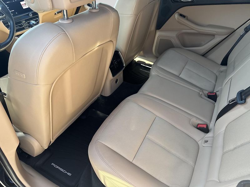 Porsche Macan 2.0 - fotka 21 z 23
