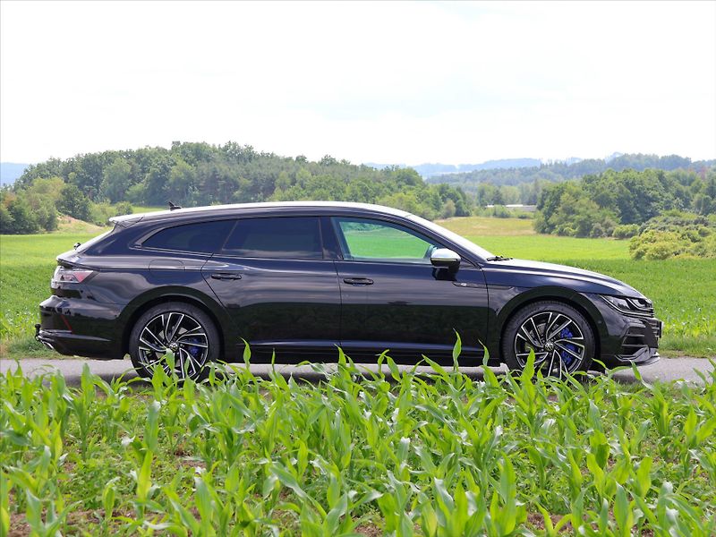 Volkswagen Arteon 2,0 TSI R 235kW 4Motion DSG DP - fotka 8 z 41