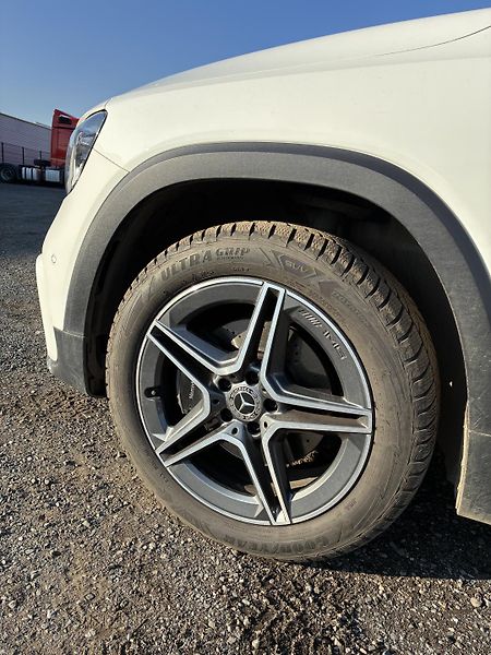 Mercedes-Benz GLB (2024) 200d 4MATIC - fotka 9 z 14