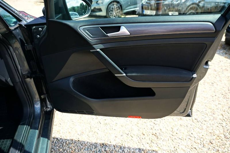 Volkswagen Golf Variant (2018) MATCH 1,0 TSI 81 kW - fotka 15 z 37