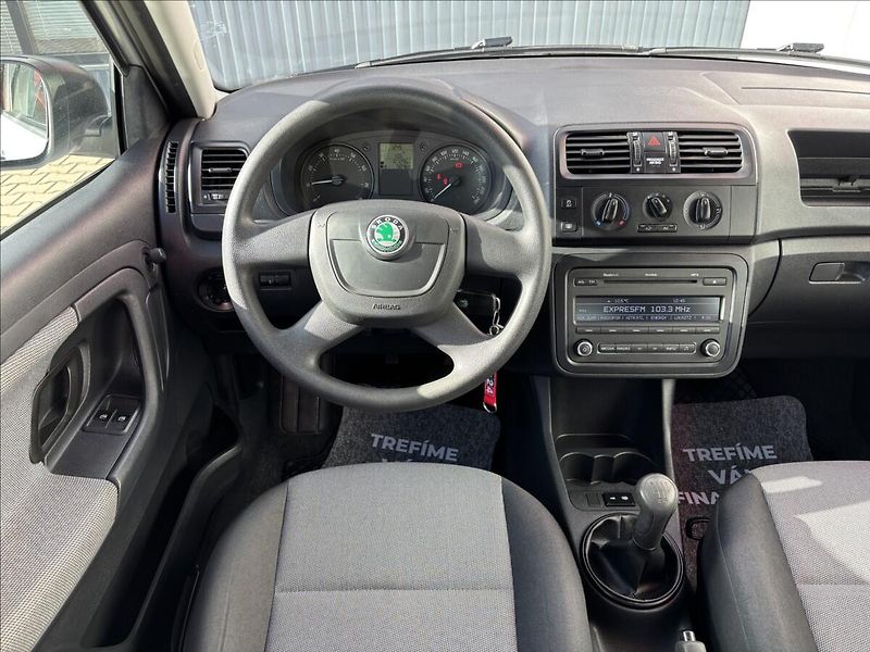 Škoda Fabia II 1,2i Ambition - fotka 7 z 11