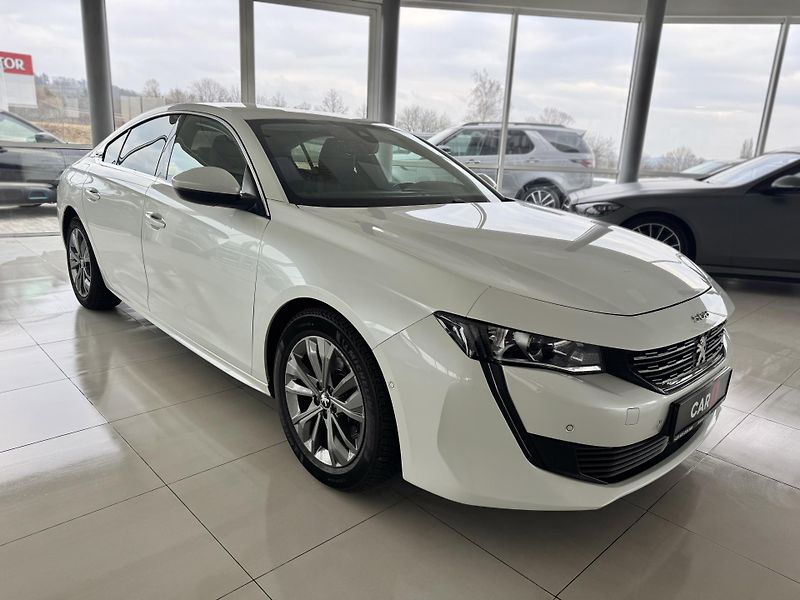 Peugeot 508 Hybrid 225*AT8*REZERVACE! - fotka 4 z 38