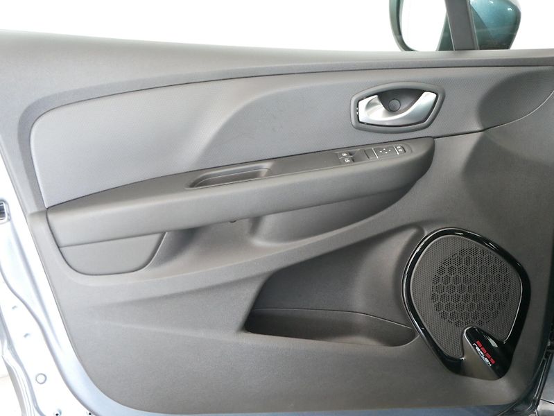 Renault Clio - fotka 12 z 24