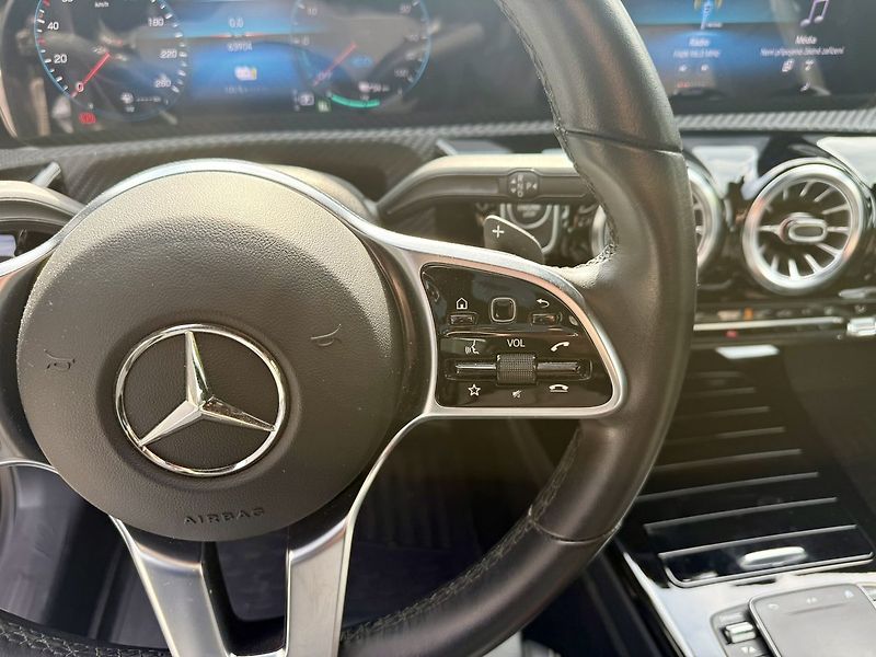 Mercedes-Benz CLA (2022) 250 e - fotka 23 z 38
