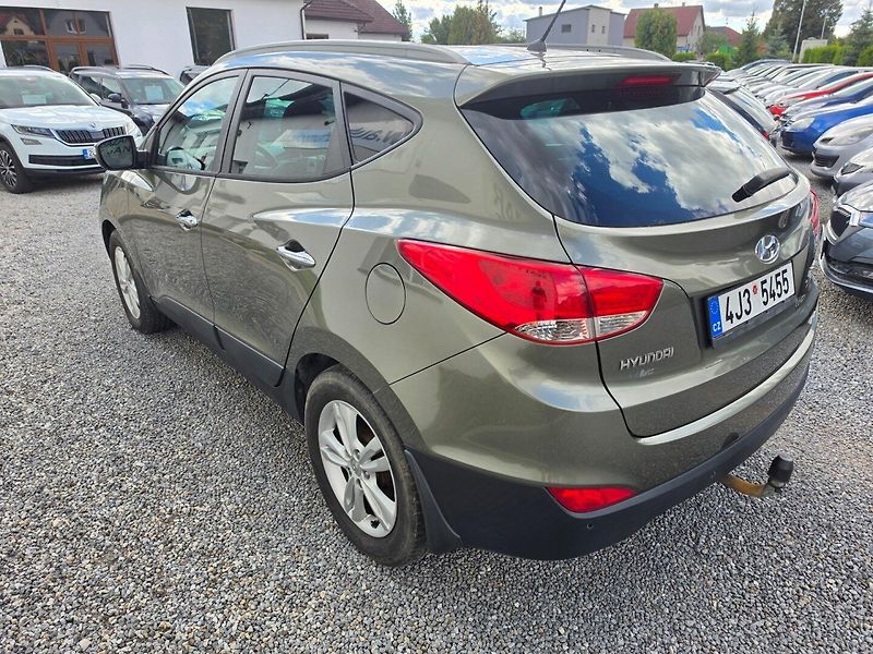 Hyundai ix35 (2012) 2.0 CRDi 4WD - fotka 7 z 34