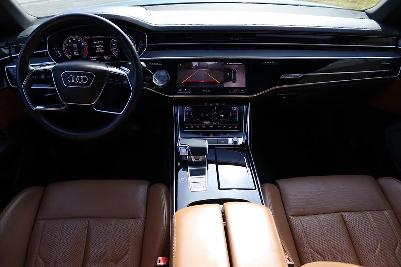 Audi A8 - fotka 42 z 68