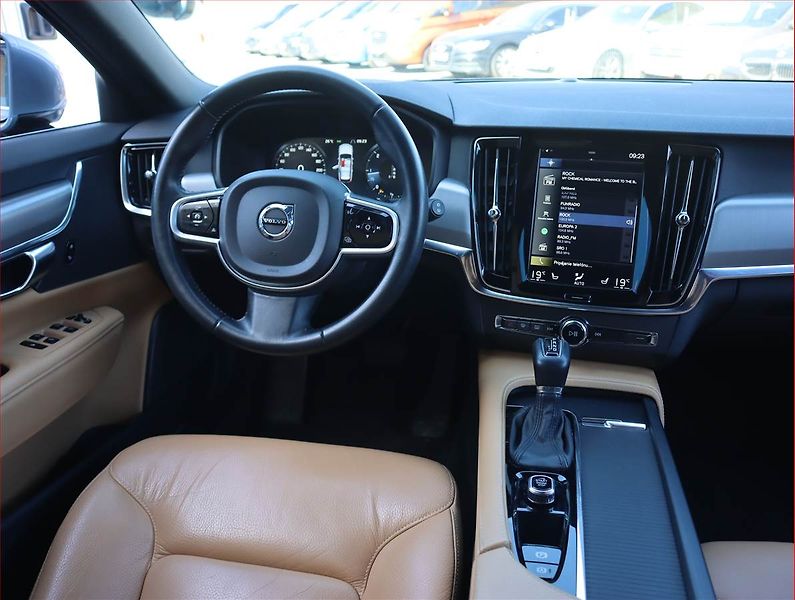 Volvo V90 (2017) D3, Automat, Kůže, Navi - fotka 7 z 20