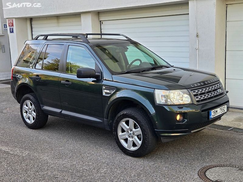 Land Rover Freelander (2012) 2.2 TD4 4x4 Manuál Tažné 2t. - fotka 10 z 29