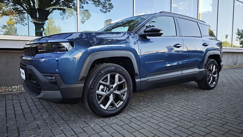 Jeep Compass (2026) First Edition  hybrid 145PS AT - fotka 2 z 49