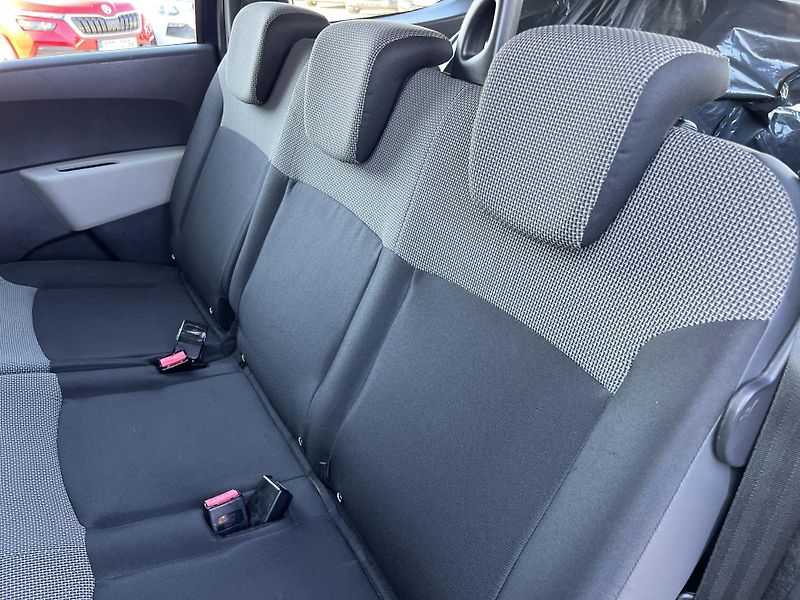 Dacia Lodgy 1.6i LPG 7MÍST TAŽNÉ - fotka 18 z 38