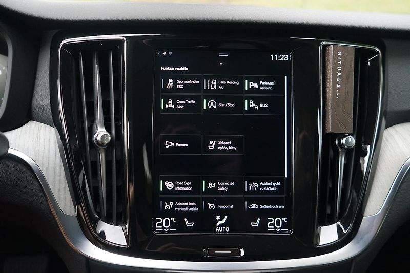 Volvo V60 CC B4 diesel Kůže 360 H/K NezT - fotka 24 z 35