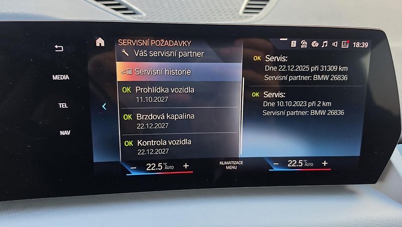 BMW iX1 (2023) xDrive30 - fotka 7 z 15