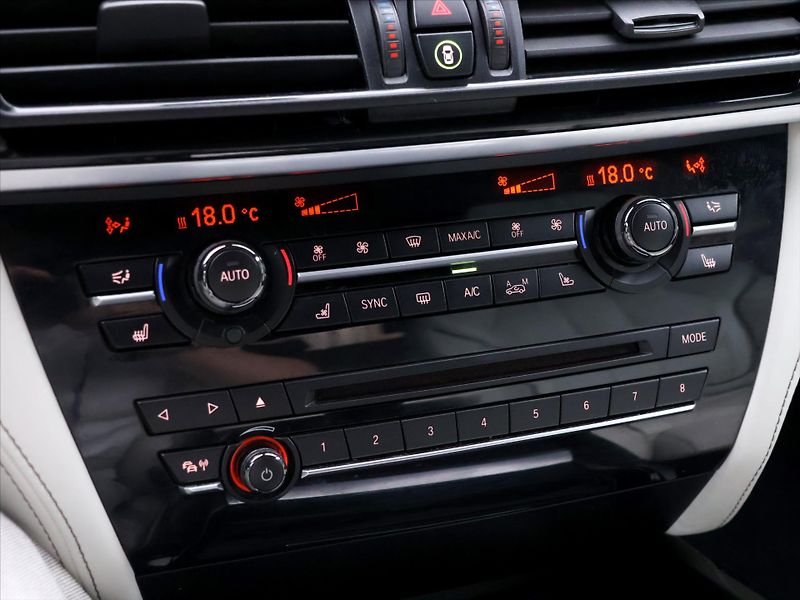 BMW X5 3.0 280kW M50da xD CZ DPH - fotka 26 z 38