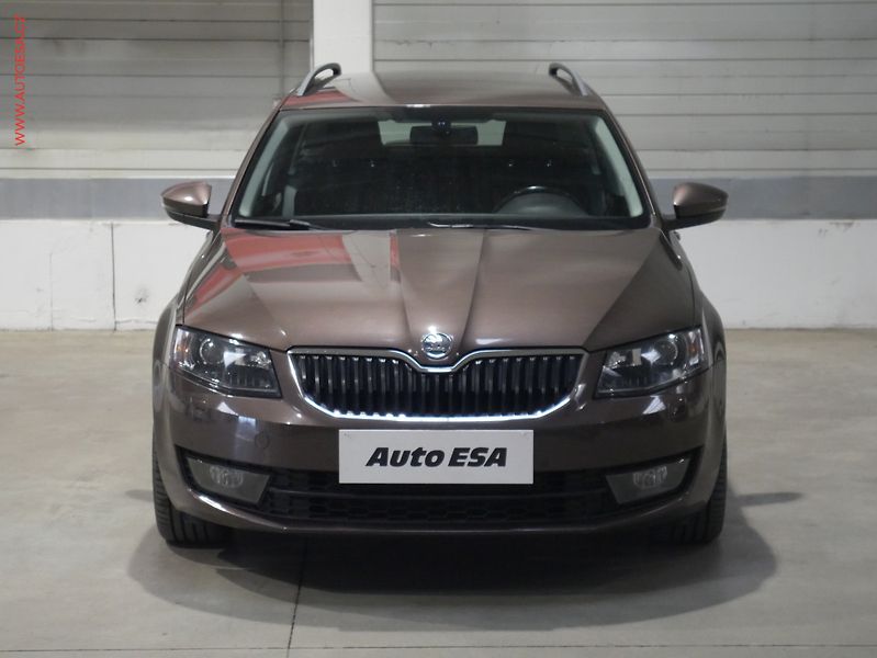 Škoda Octavia (2014) 2.0 TDi, ČR, DSG - fotka 2 z 19